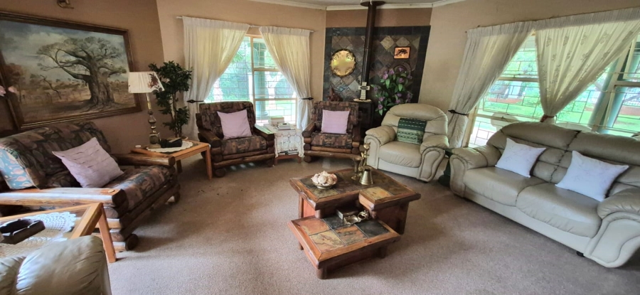 5 Bedroom Property for Sale in Swartruggens North West